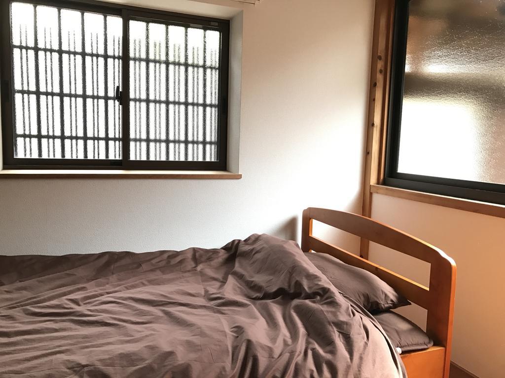 And Smiles Hostel Nara Esterno foto